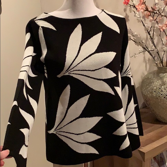 Premise Sweaters - Premise flare sleeves sweater